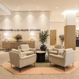 4* מלון Ilunion Les Corts